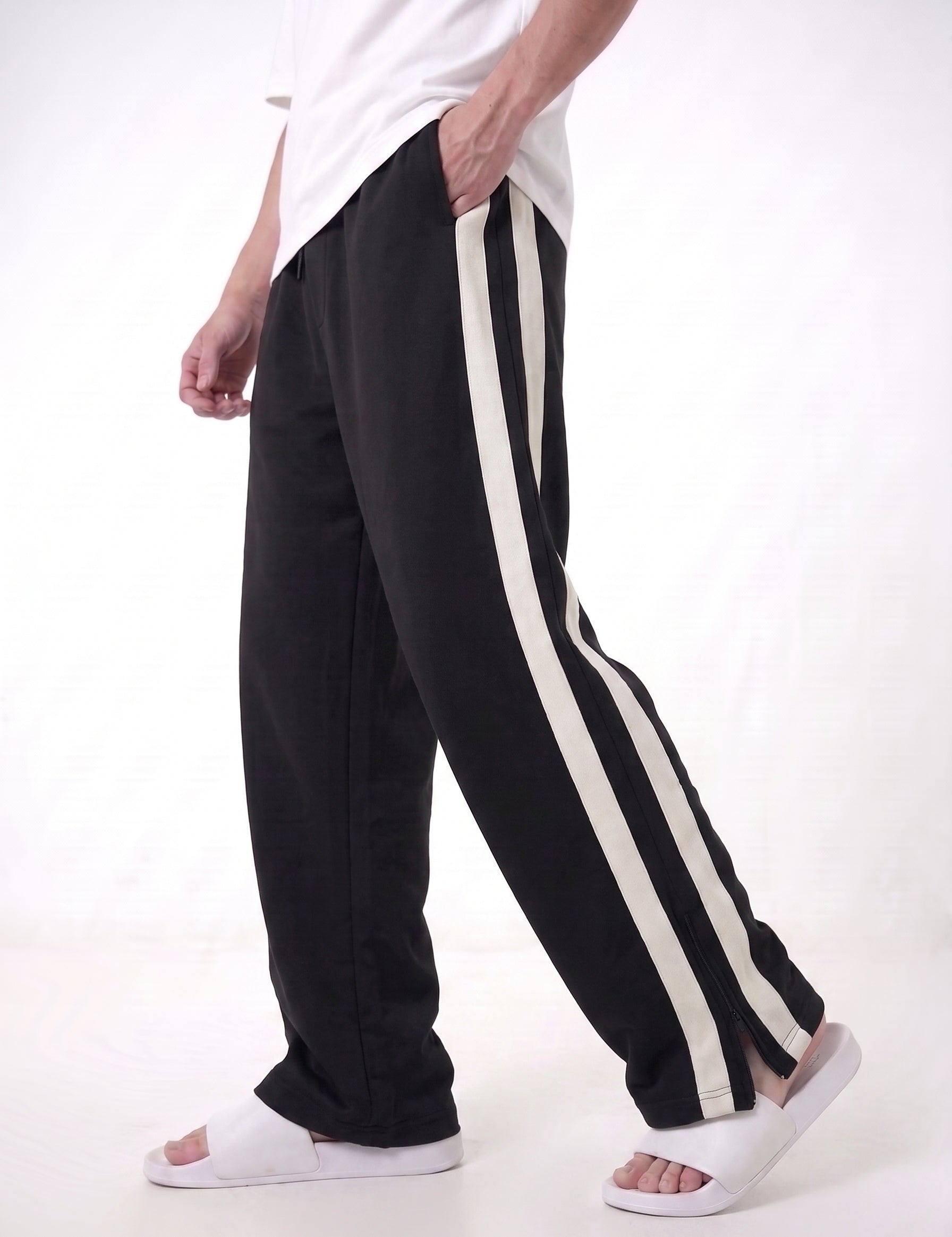 Adjust_angle_of_baggy_trousers_202608211632.jpg