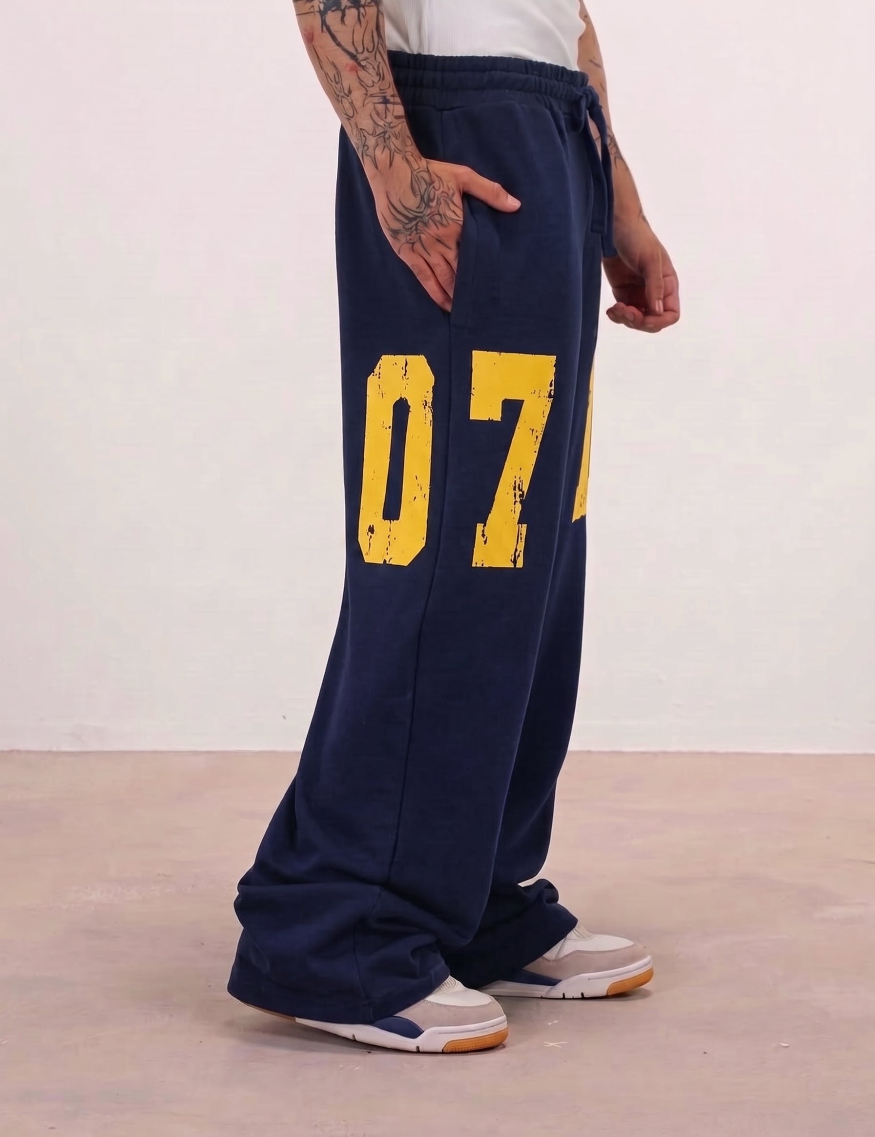 Change_trouser_and_print_color_2K_20260910140449.jpg