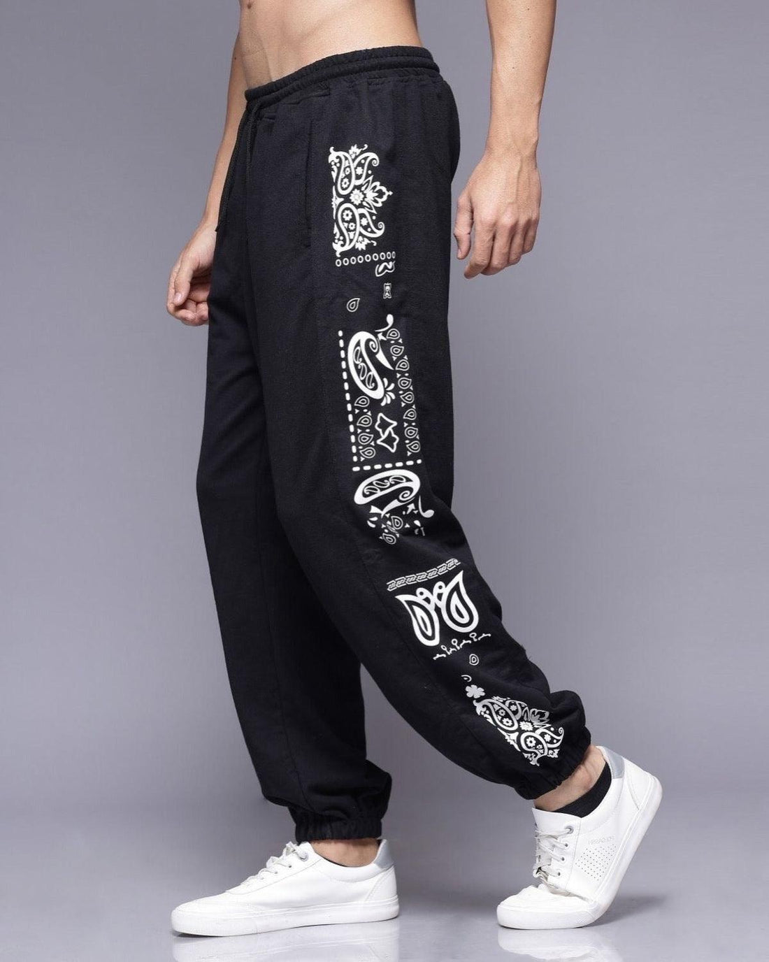 Black Motif Patch Baggy Trouser - Surteez