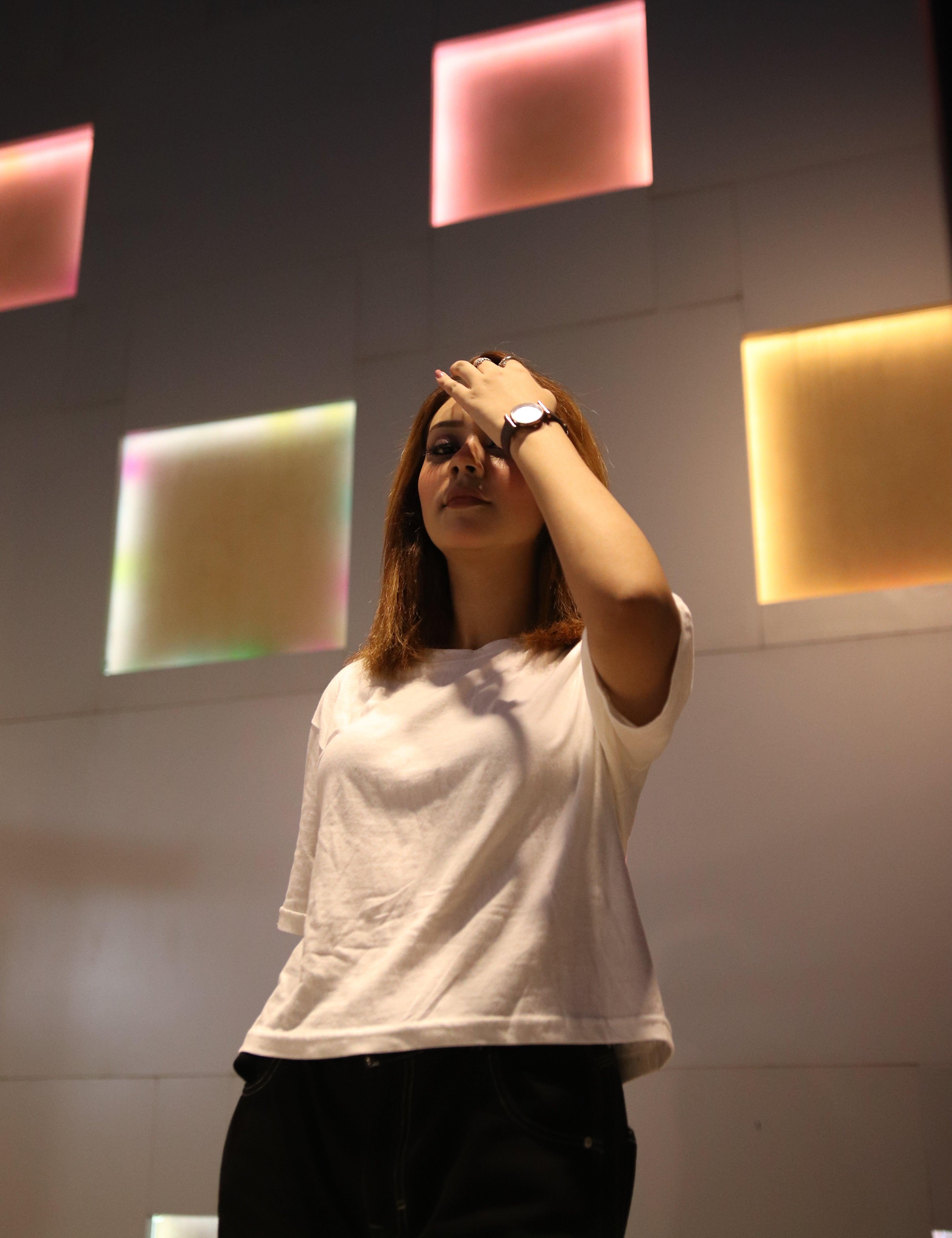 White Crop Top - Surteez