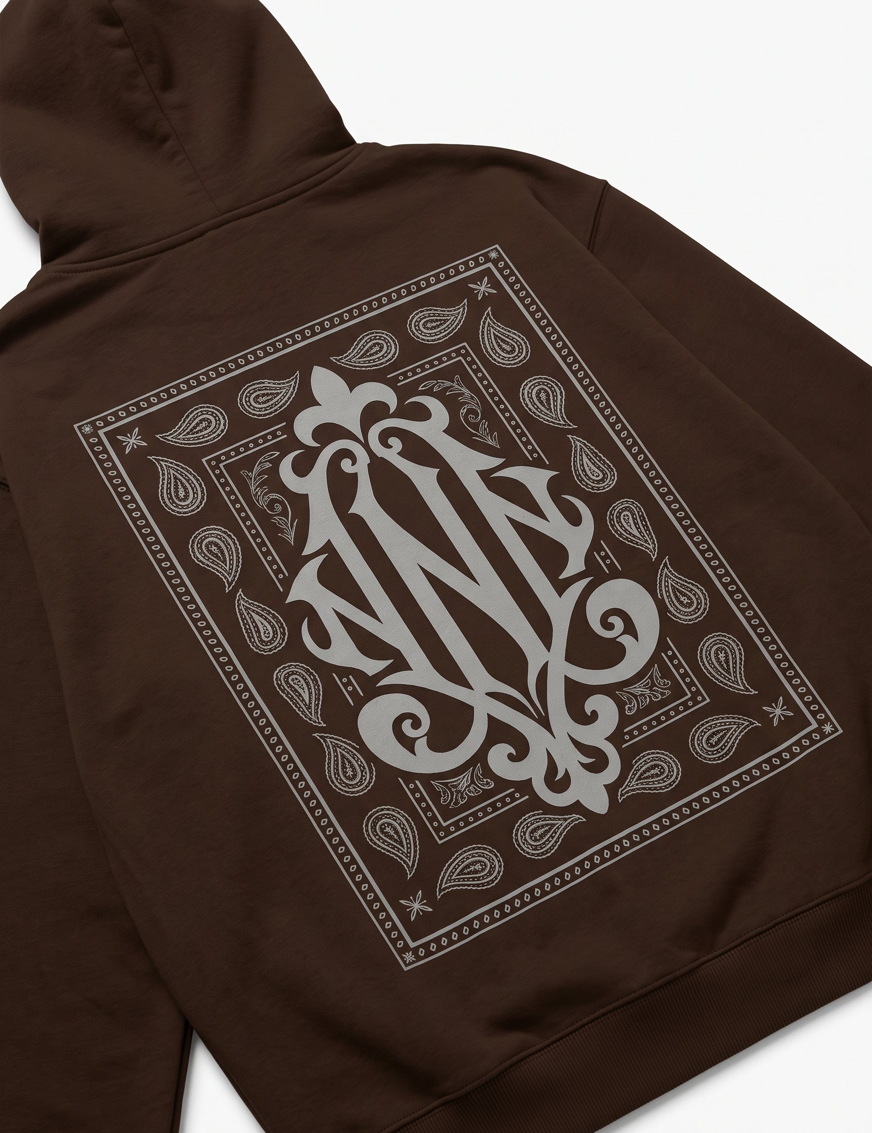 Photographing_hoodie_for_e-comme__2K_20260923171649.jpg