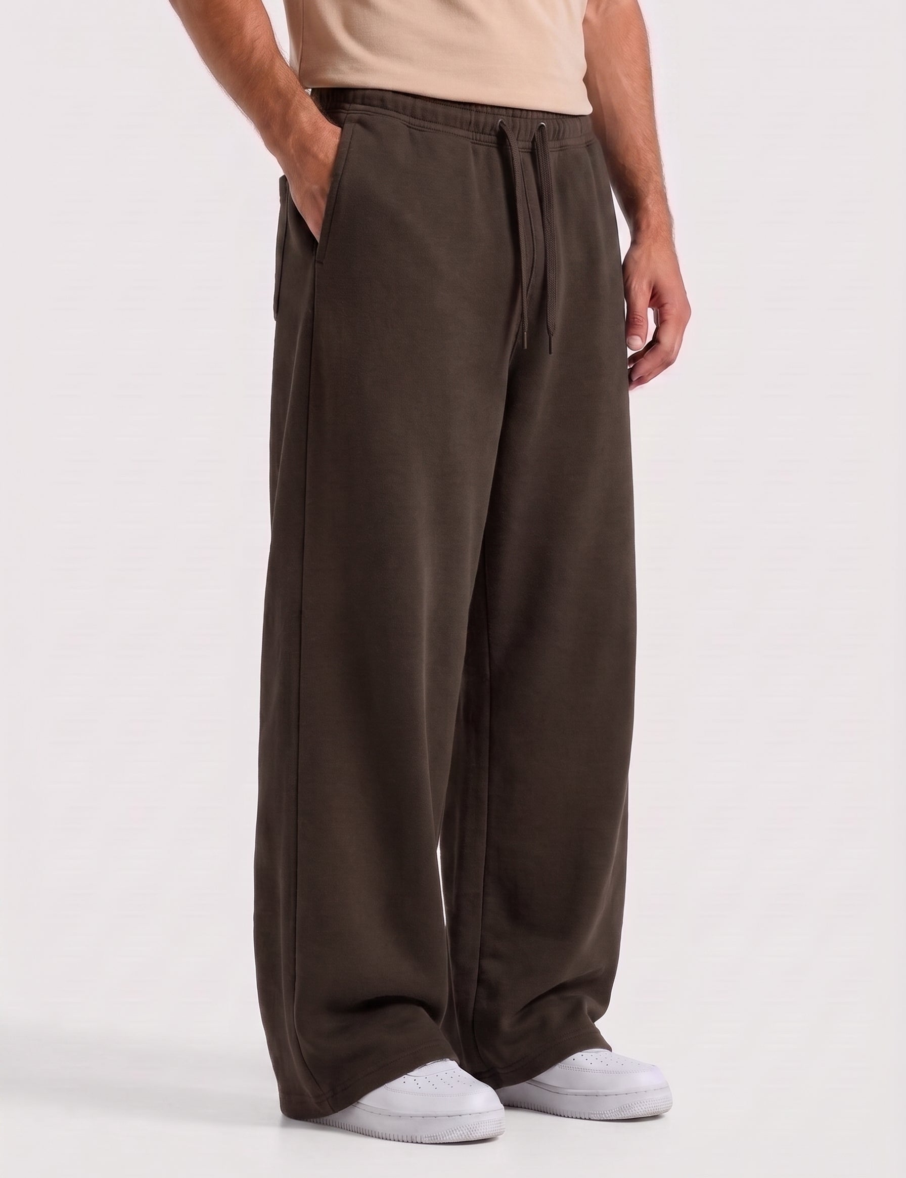 Replace_t-shirt_color_and_pattern_202609021834.jpg
