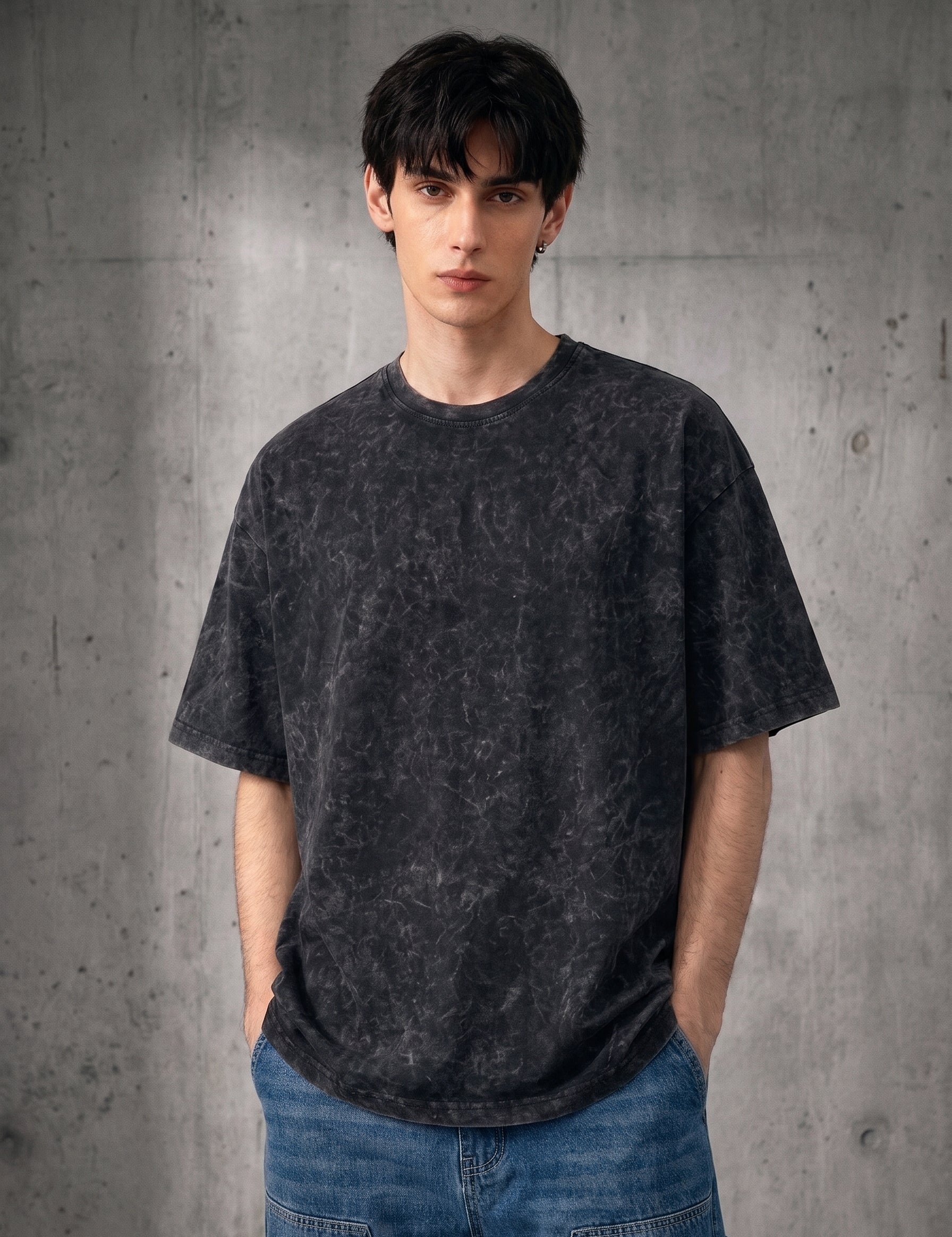 Streetwear_fashion_close-up_phot__2K_202608171425.jpg