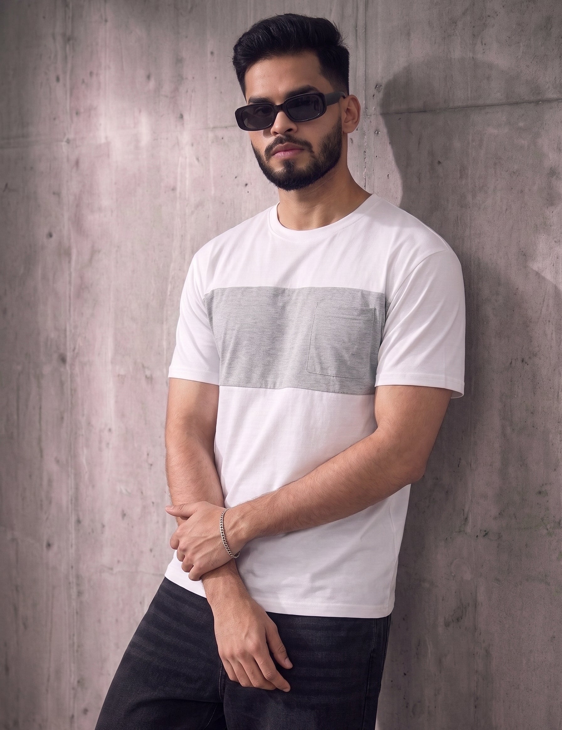 change_the_pose_2K_202608201455_1.jpg